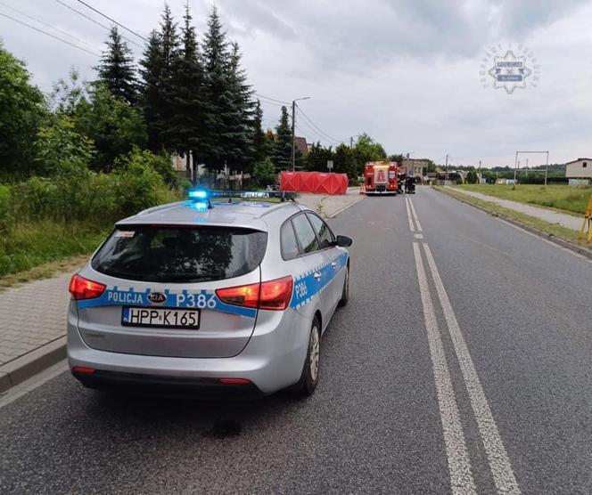 Tragiczny wypadek w Kłobucku. Samochód uderzył w słup energetyczny