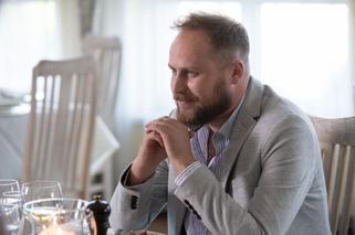 Na Wspólnej odc. 3185 - opis, streszczenie: Paweł inwestuje milion w podejrzany biznes