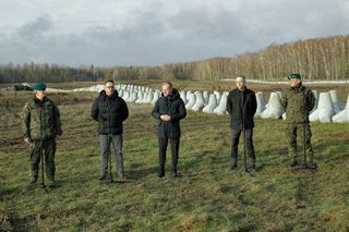 Premier odwiedził Tarczę Wschód. Zobaczył pierwszy wybudowany odcinek 