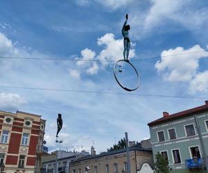 Rzeźby Jerzego Kędziory, Stary Rynek w Częstochowie