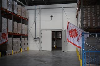 Poświęcenie rozbudowanego magazynu Caritas w Brzegach