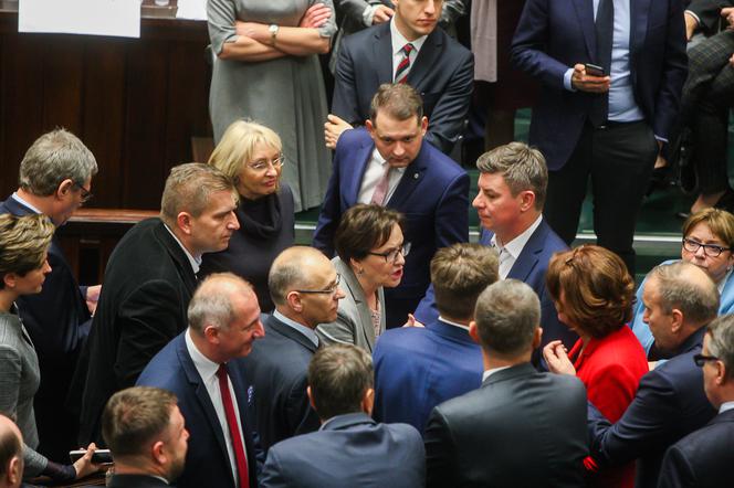 Sejmowy bunt przeciw cenzurze Kuchcińskiego