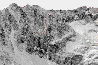 Snowboardzista utknął wysoko w górach. TOPR użył śmigłowca w akcji ratunkowej