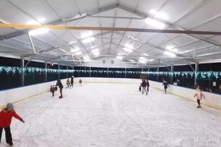 Sezonowe lodowiska w regionie. Gdzie można iść na łyżwy?