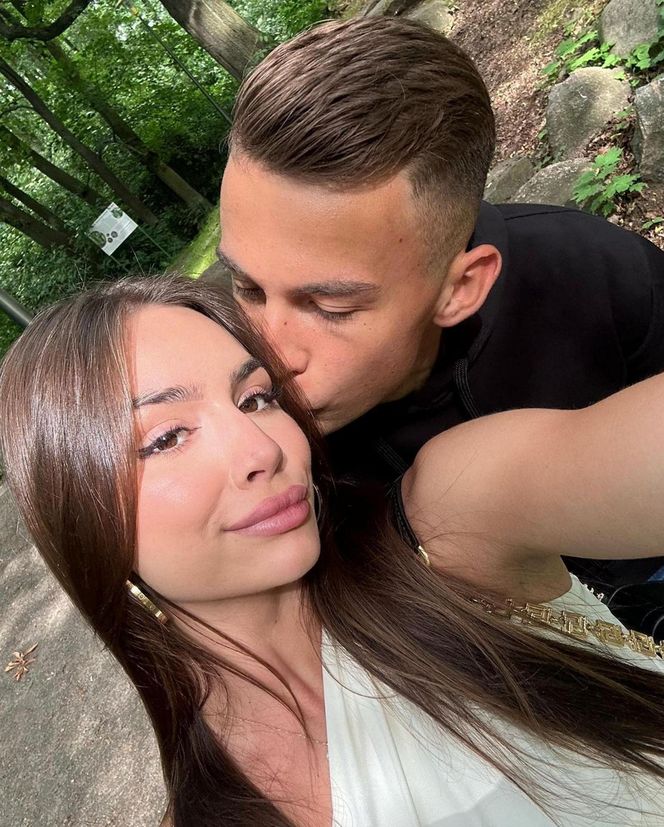 Bartłomiej Wdowik z dziewczyną