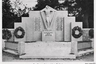 Rogów Sobócki. Rzeźba wybitnej artystki znaleziono na podwórku