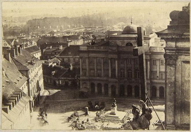 Widok z wieży kościoła Świętego Krzyża w kierunku Pałacu Staszica, fot. Karol Beyer, materiały prasowe Domu Spotkań z Historią
