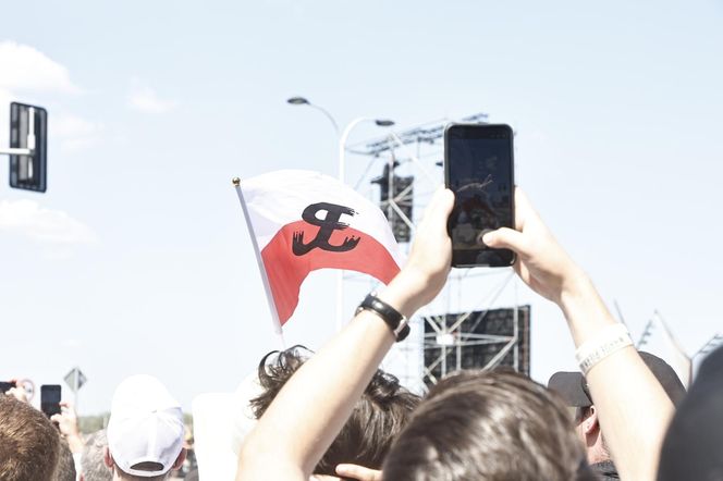 Tłumy na defiladzie wojskowej w Warszawie