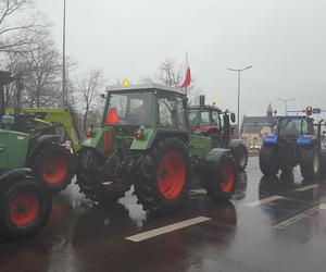 Setki traktorów na ulicach Leszna. Trwa ogólnopolski protest rolników