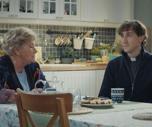 M jak miłość, odcinek 1851: ksiądz Grzegorz (Paweł Janyst), Barbara (Teresa Lipowska)