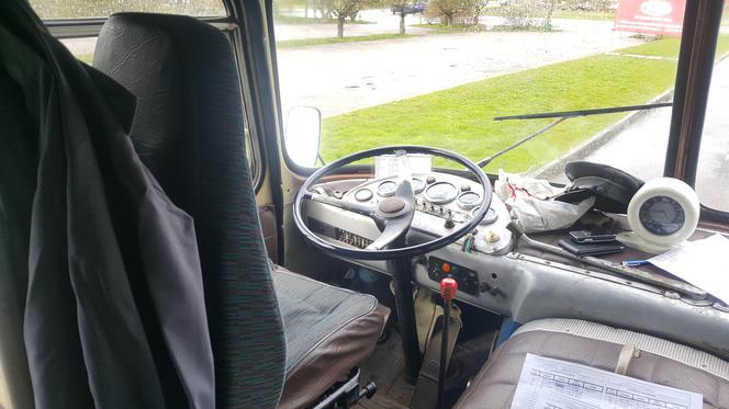 Kurs zabytkowym autobusem i rejs tramwajem wodnym