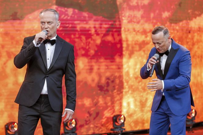 Znany dziennikarz i brat pogodynka TVP na scenie w Opolu. Grają w jednym zespole! Mało kto o tym wiedział 