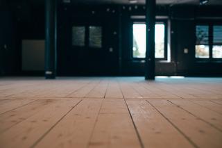 Remont sceny w Miejskim Ośrodku Kultury