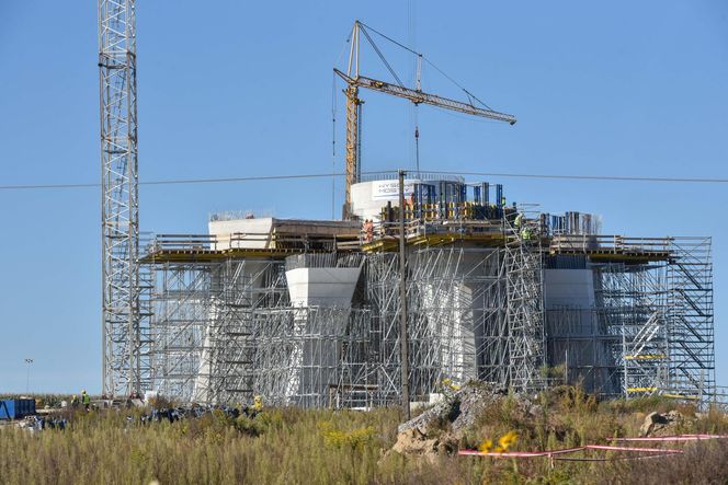 Trwa budowa wielkiego pomnika Matki Boskiej. Sprawdziliśmy postępy