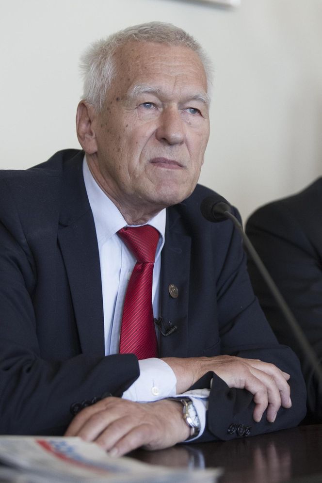 Grób Kornela Morawieckiego na  Powązkach Wojskowych