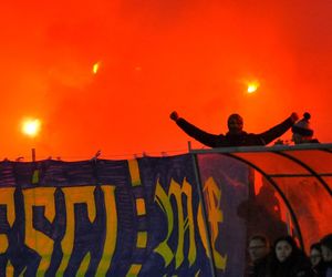 Elana Toruń - Zawisza Bydgoszcz 1:1, zdjęcia kibiców, opraw i piłkarzy ze Stadionu Miejskiego im. Grzegorza Duneckiego