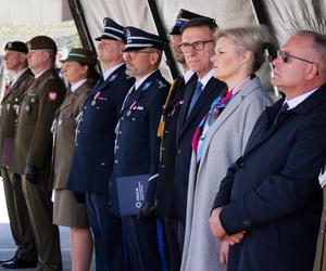 Ponad stu żołnierzy na Placu Solidarności w Olsztynie. Złożyli uroczystą przysięgę [ZDJĘCIA]