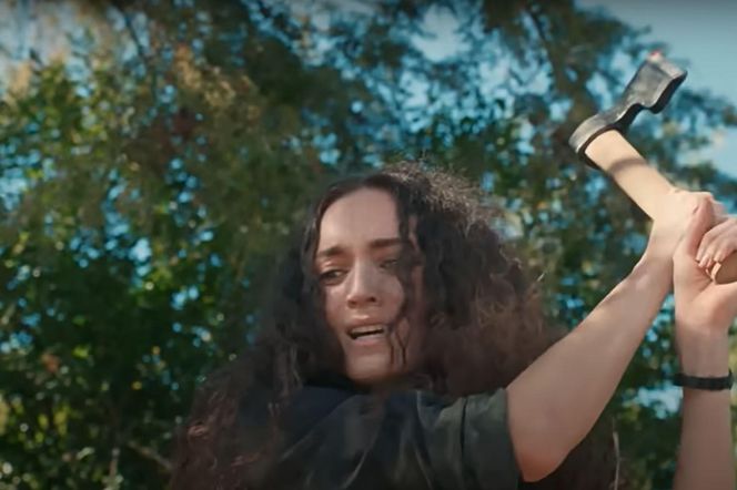 Wreszcie Nana ogłuszy porywacza 