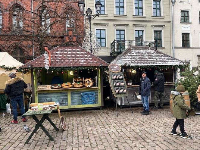 Toruński Jarmark Bożonarodzeniowy i kolorowa parada z udziałem św. Mikołaja. Tak wyglądają atrakcje