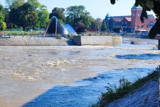 Trwa zabezpieczanie budynków
