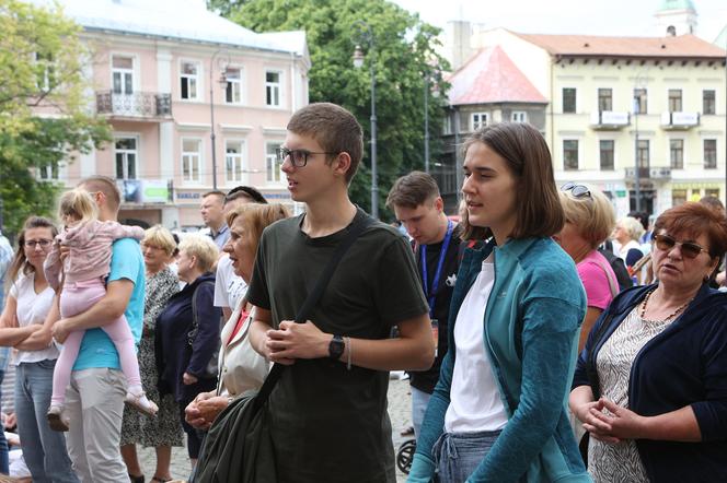 Pątnicy ruszyli na szlak! Z Lublina wyruszyła Lubelska Piesza Pielgrzymka na Jasną Górę 2023