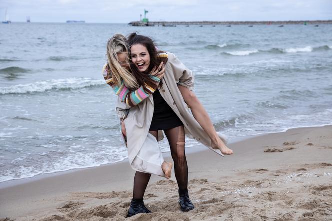 Motyw., odc. 1: Luiza (Grazyna Sobocińska), Czarna (Agata Turkot)