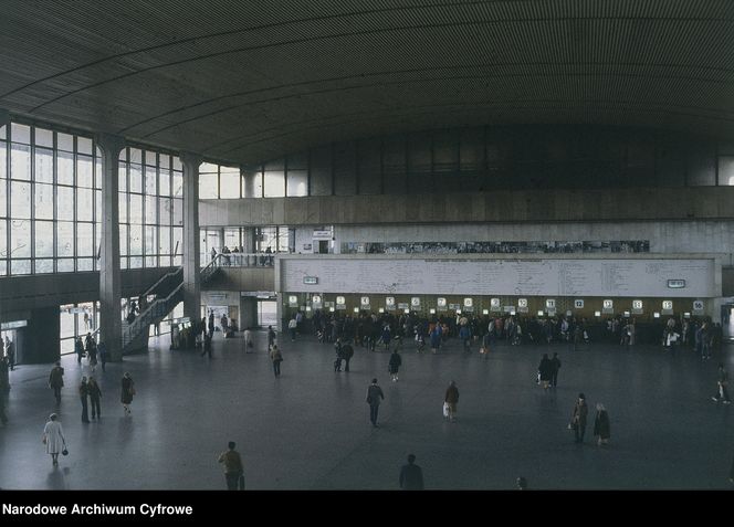 Dworzec Warszawa Centralna pod koniec lat 70. XX wieku