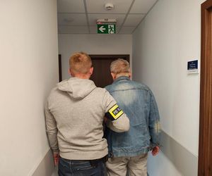 Szarlatan z Pruszkowa żerował na chorych. Leczył wszystko, a tabletki robił w słoiku!