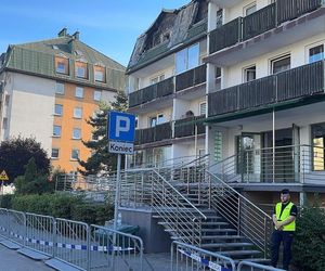 Policjanci pokazali jak wygląda wnętrze spalonego budynku w Ząbkach. Wstrząsające obrazki