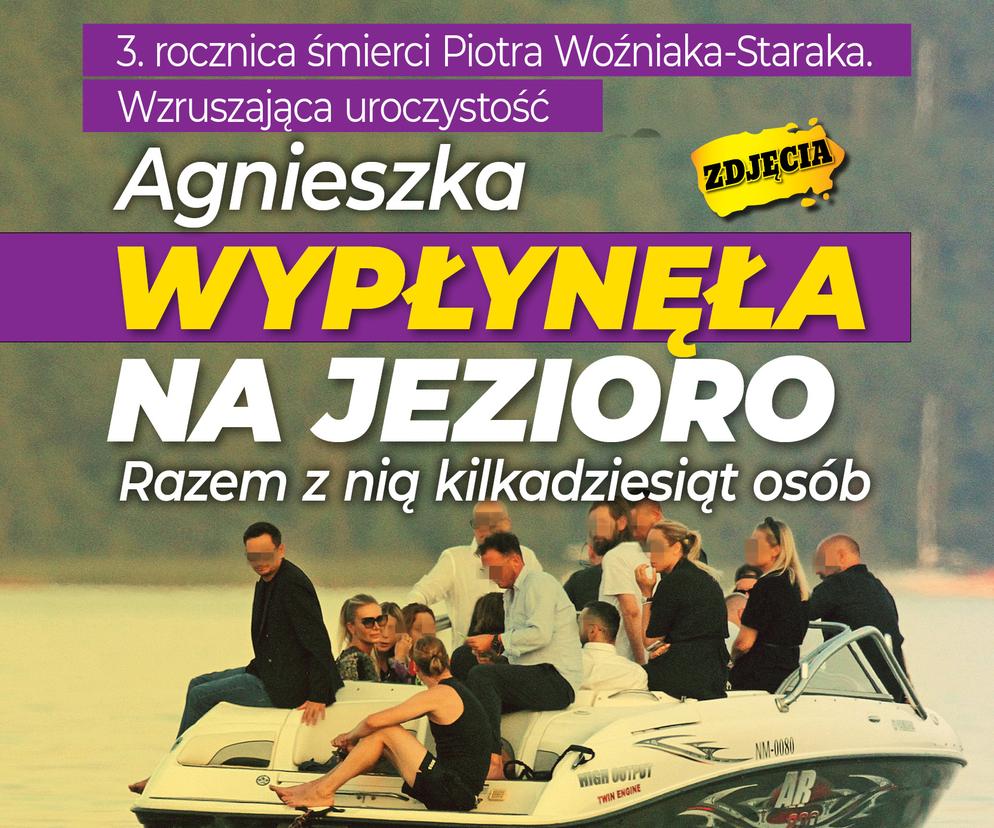 Rocznica śmierci Piotra Woźniaka-Staraka. Agnieszka wypłynęła na jezioro. Razem z nią kilkadziesiąt osób [ZDJĘCIA]
