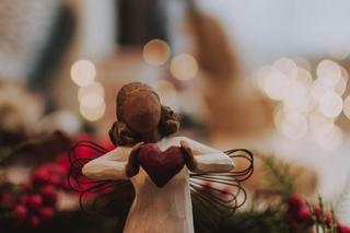 Kto przynosi prezenty pod choinkę?