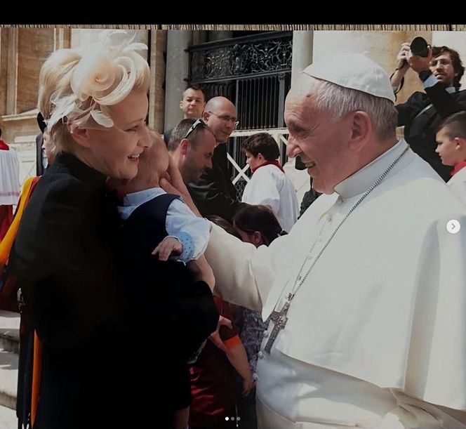 Te gwiazdy żegnają papieża Franciszka 