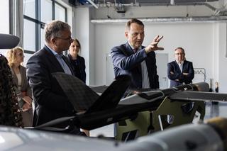 Minister Sikorski w WB Electronics. Jak wspierać polski przemysł i bezpieczeństwo?