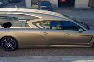 Porsche Panamera Karawan