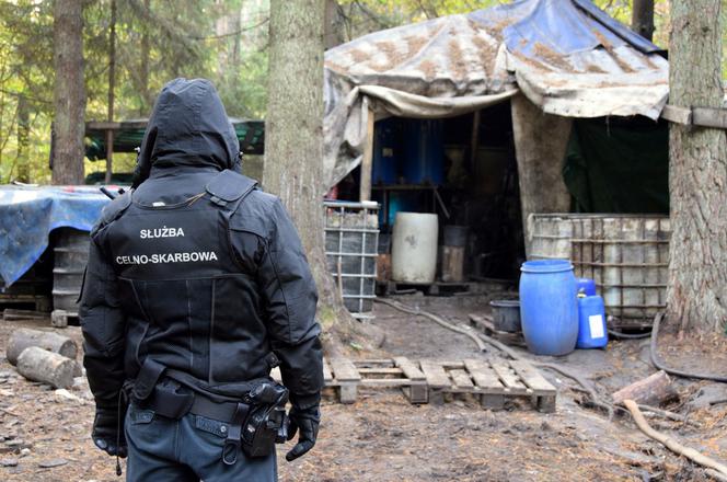Szudziałowo. Bimbru nie będzie! Na Podlasiu zlikwidowano gigantyczną leśną bimbrownię