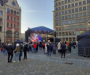 WOŚP 2024 we Wrocławiu. Cały Rynek i ludzie w serduszkach [ZDJĘCIA]