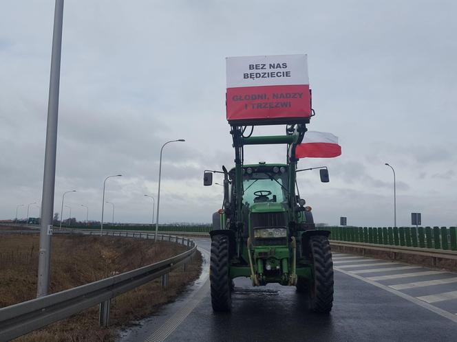 ​Na S5 koło Leszna zaczęła się druga doba rolniczego protestu