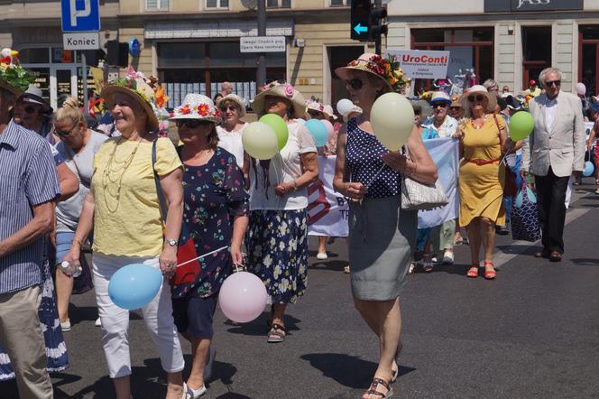 Radosna Parada Kapeluszowa 2023 przeszła ulicami Bydgoszczy! [ZDJĘCIA]