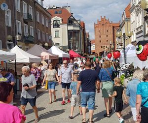 Jarmark Jakubowy w Olsztynie. Stare Miasto rozkwitnie lokalną gastronomią i rękodziełem 