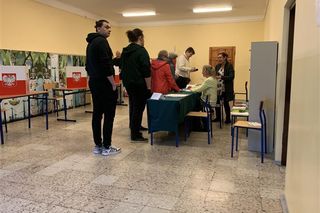 Komisje wyborcze w SP 42 w Sosnowcu