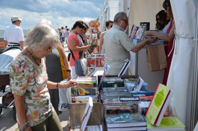 Ponad tysiąc książek na gdyńskiej plaży