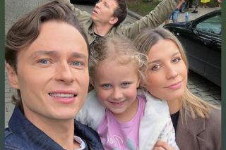  Pierwsza miłość nowy sezon na planie. Kalina (Magdalena Wieczorek), Marlenka (Amelia i Emilia Baranowskie), Krystian (Patryk Pniewski), Alan (Alan Andersz)