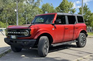 Przygoda, niezawodność i osiągi. Ford Bronco powrócił po blisko 30 latach 