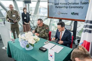 Koreańska Grupa Hanwha inwestuje w polską edukację obronną. 1,2 mln zł dla Akademii Wojsk Lądowych