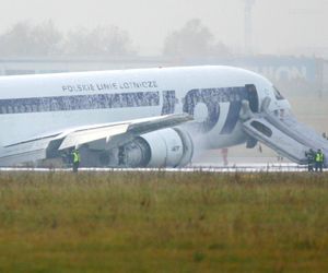 Kapitan Wrona dokonał heroicznego lądowania bez podwozia