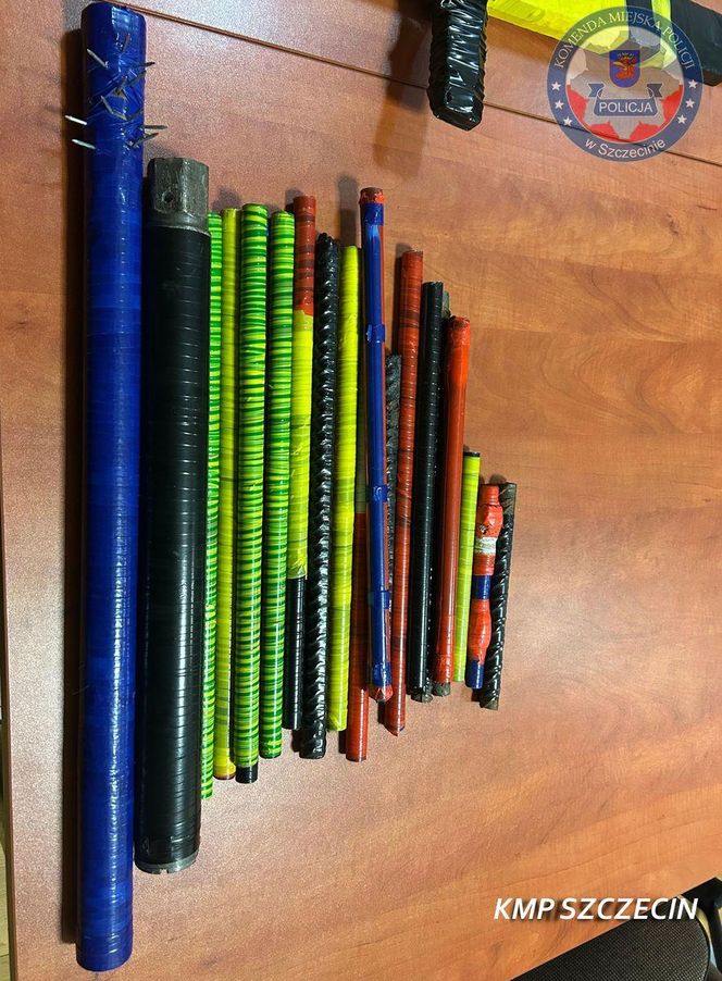 Ostrzelali kamienicę w centrum miasta. Jeden z nich miał w domu cały arsenał