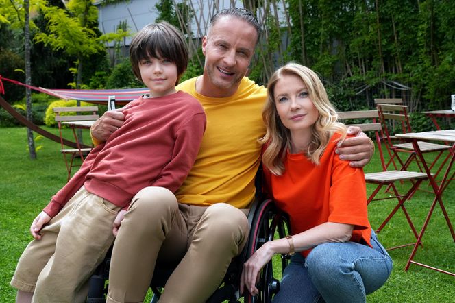 Barwy szczęścia odc. 3267. Dominika (Karolina Chapko), Mateuszek (Filip Kowalewicz), Sebastian (Marek Krupski)