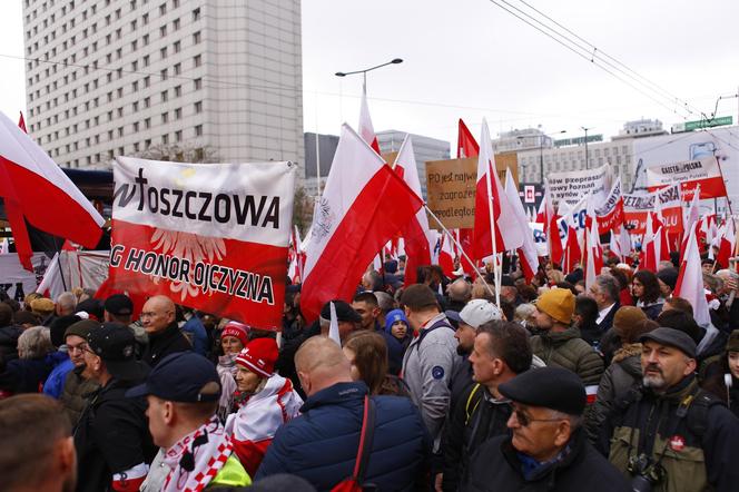 Marsz Niepodległości 2023 w Warszawie. Mamy ZDJĘCIA ze stołecznych ulic! GALERIA część 1