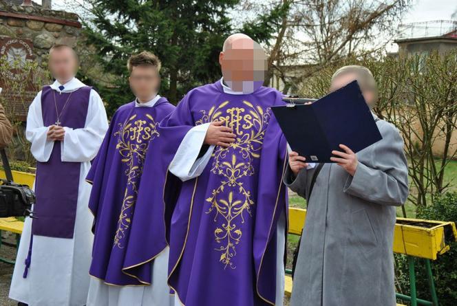 Ksiądz siał zgorszenie na ulicy w centrum Gryfic?
