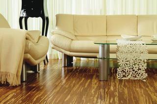 Podłogi drewniane: olejować czy lakierować parkiety?